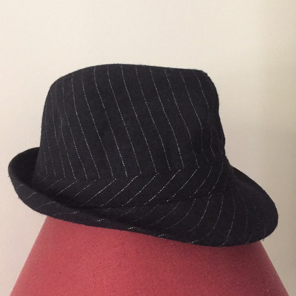 Black striped fedora with skull and cross bones